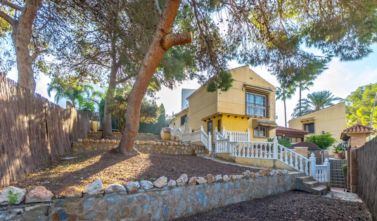 Reventa - Villa independiente - Torrevieja - Los balcones