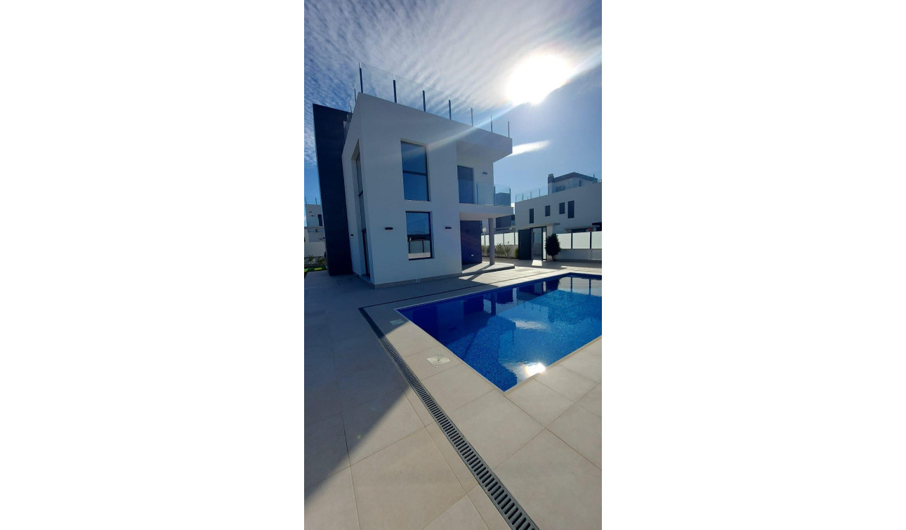 Reventa - Villa independiente - Torrevieja - Los Balcones