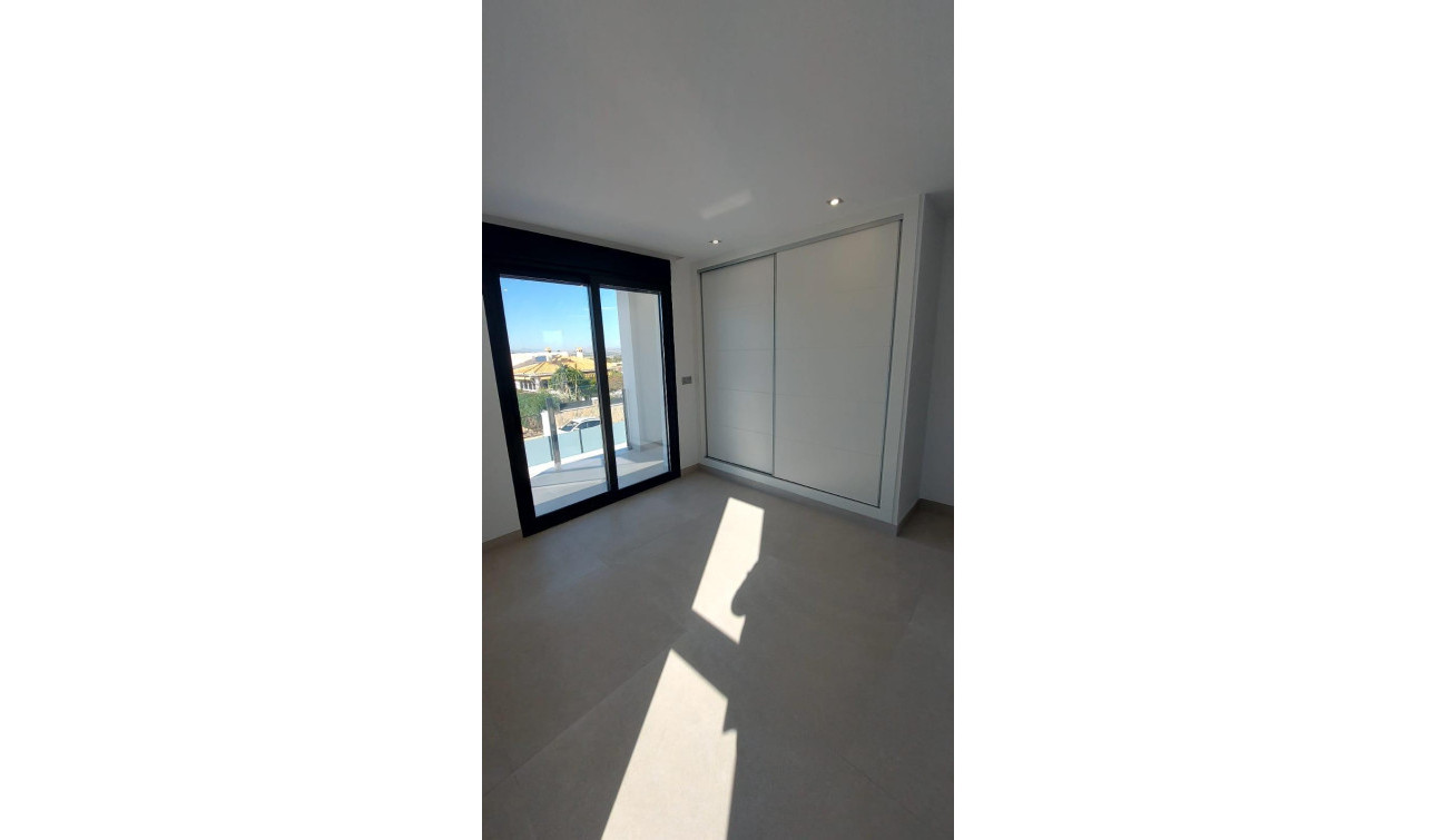 Reventa - Villa independiente - Torrevieja - Los Balcones