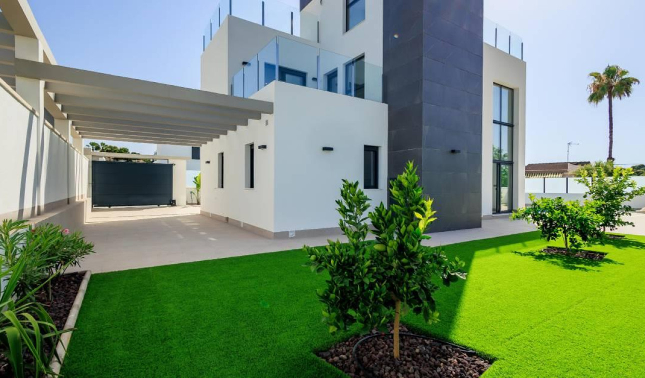 Reventa - Villa independiente - Torrevieja - Los Balcones
