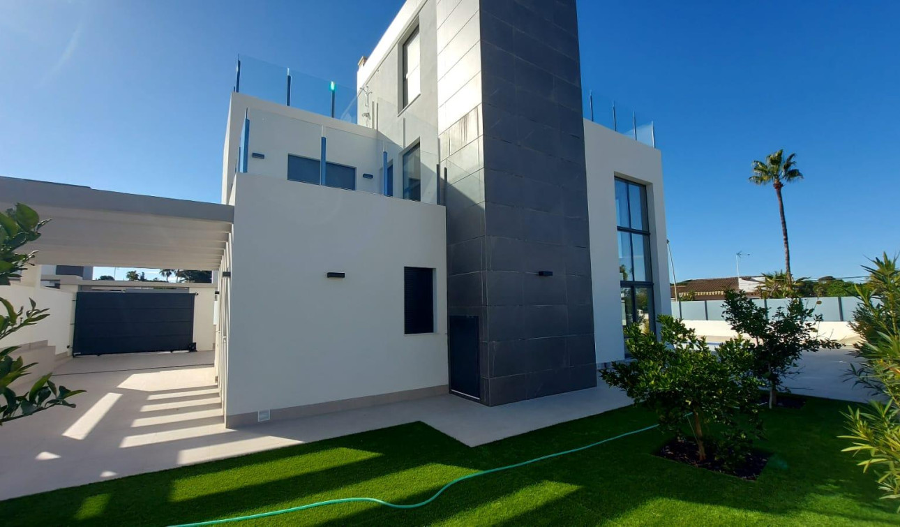 Reventa - Villa independiente - Torrevieja - Los Balcones