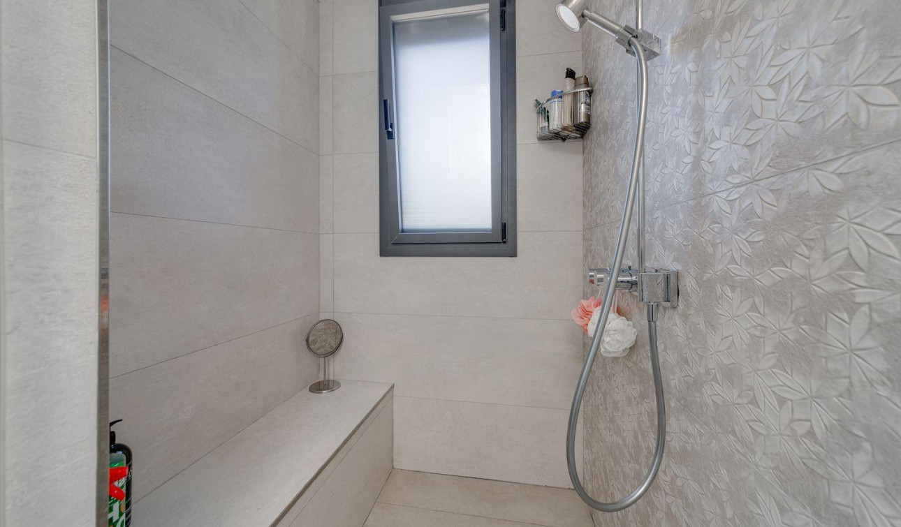 Reventa - Villa independiente - Torrevieja - Los Balcones