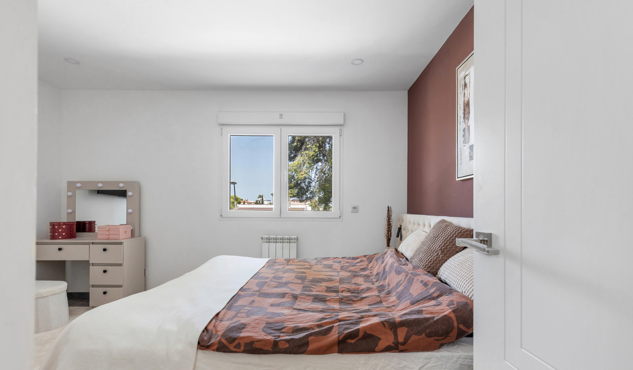 Reventa - Villa independiente - Torrevieja - Los Balcones