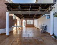 Reventa - Villa independiente - Torrevieja - Urbanización San Luis