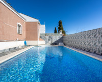 Reventa - Villa independiente - Torrevieja - Urbanización San Luis