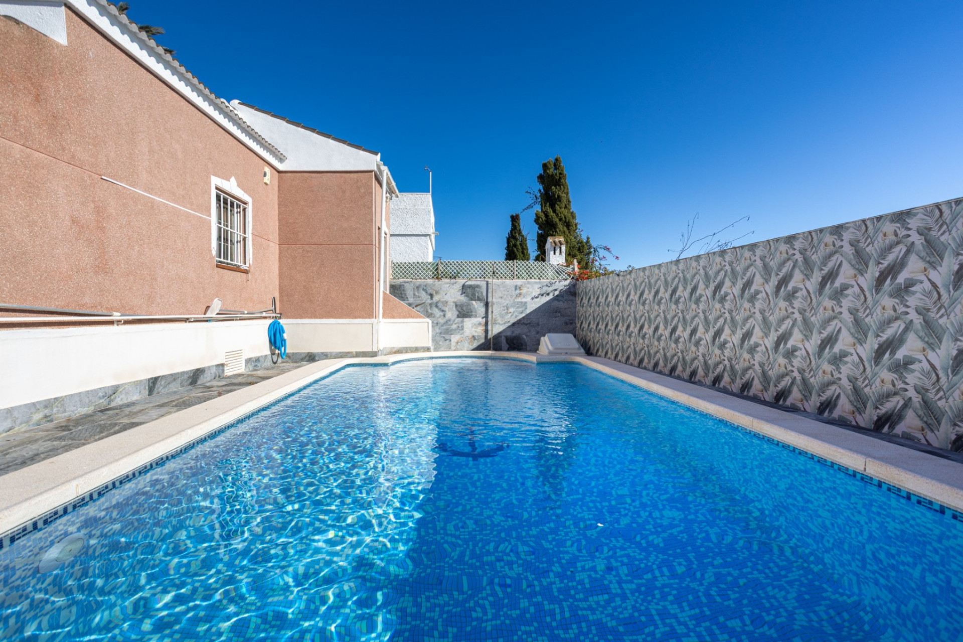 Reventa - Villa independiente - Torrevieja - Urbanización San Luis