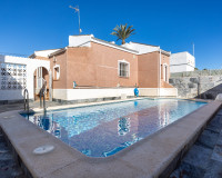 Reventa - Villa independiente - Torrevieja - Urbanización San Luis