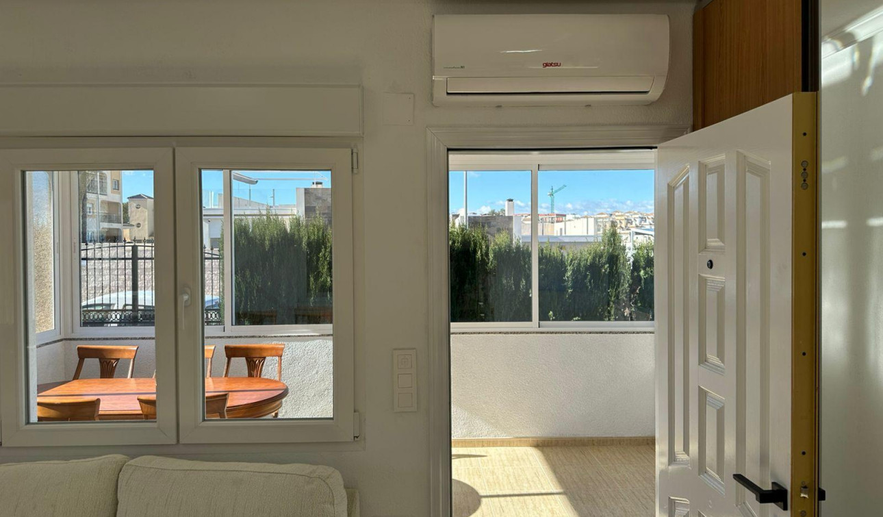 Reventa - Villa independiente - Torrevieja - VILLAMARTIN