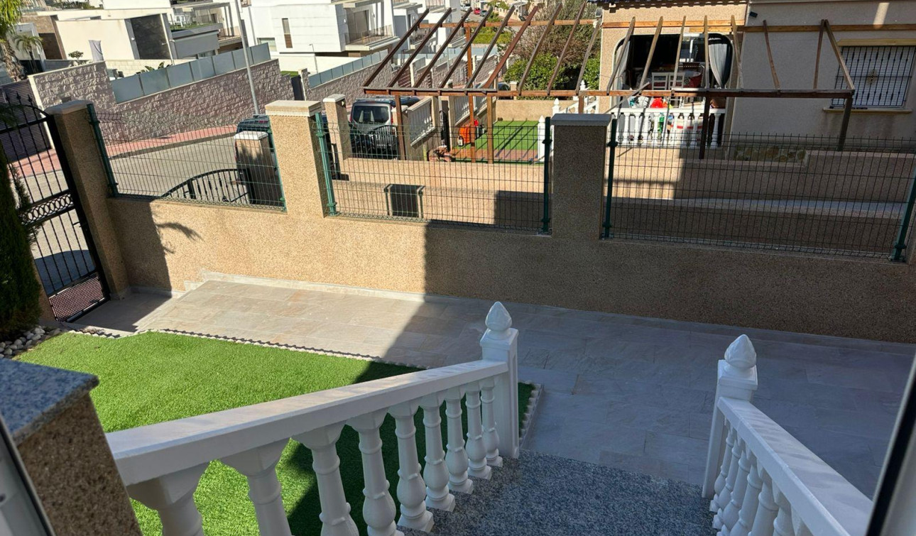Reventa - Villa independiente - Torrevieja - VILLAMARTIN
