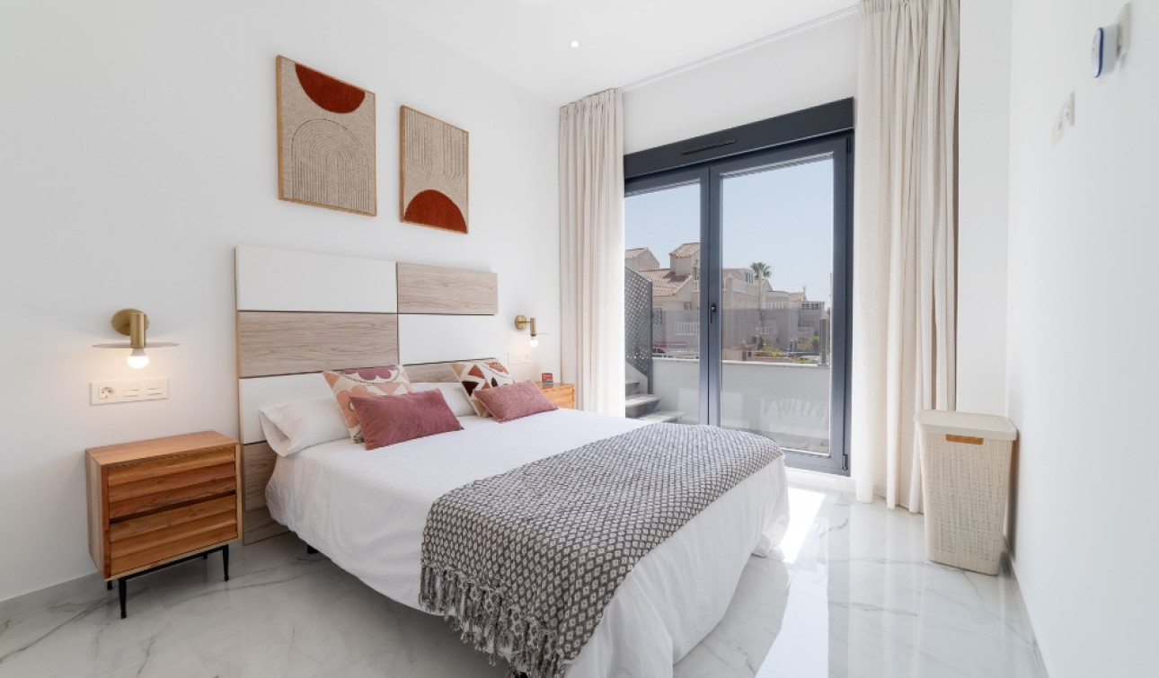 Reventa - Villa independiente - Torrevieja