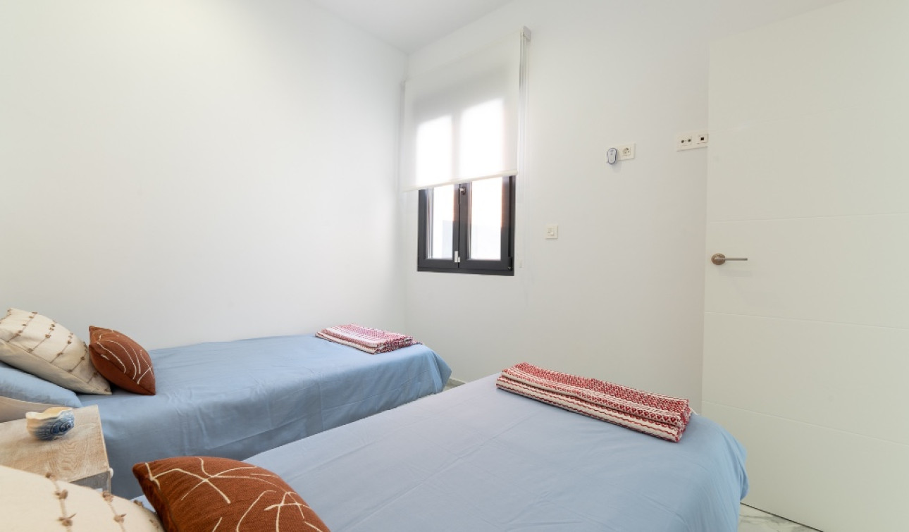 Reventa - Villa independiente - Torrevieja