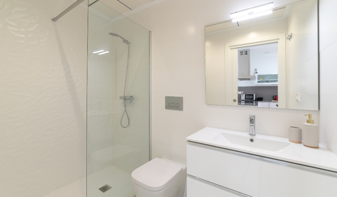 Reventa - Villa independiente - Torrevieja