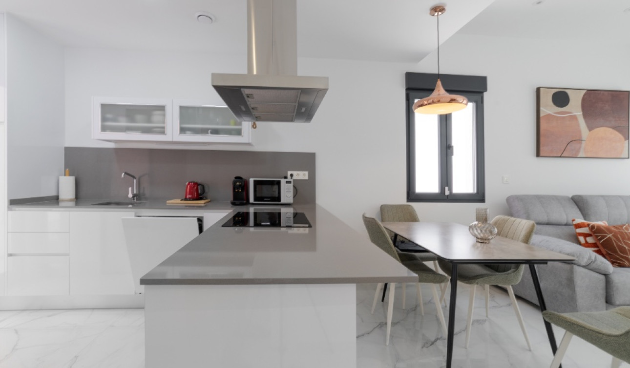 Reventa - Villa independiente - Torrevieja