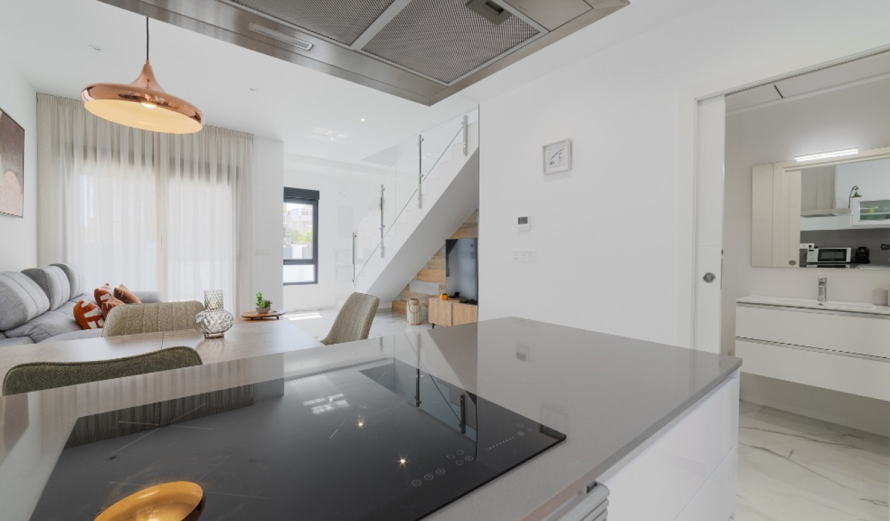 Reventa - Villa independiente - Torrevieja