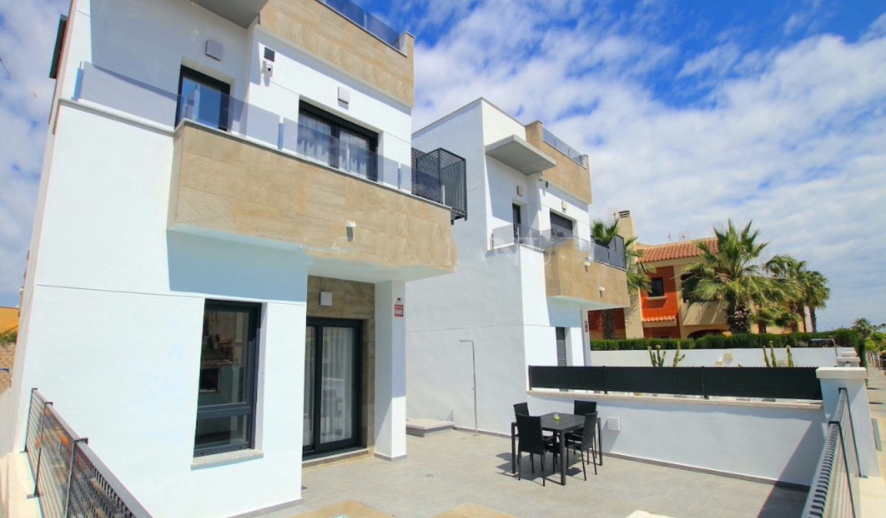 Reventa - Villa independiente - Torrevieja