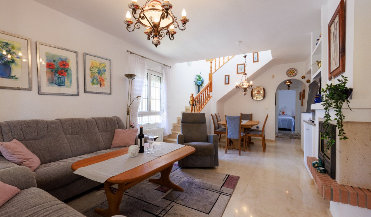 Reventa - Villa independiente - Villamartín - La Rioja