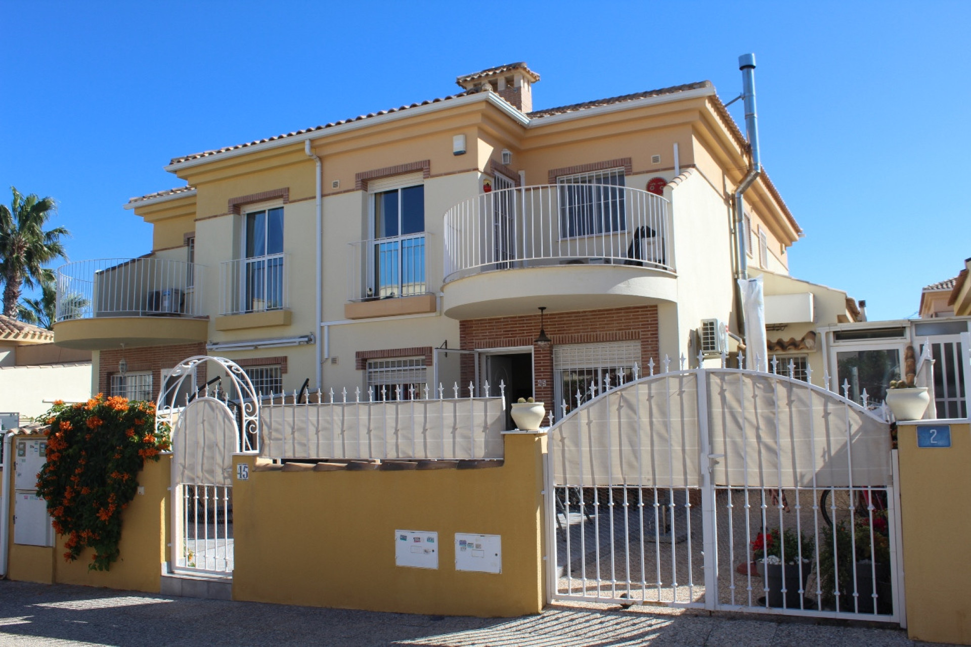Reventa - Villa independiente - Villamartín - PAU 8