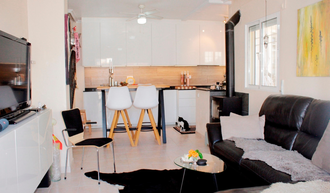 Reventa - Villa independiente - Villamartín - PAU 8