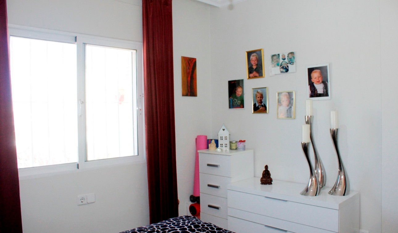 Reventa - Villa independiente - Villamartín - PAU 8