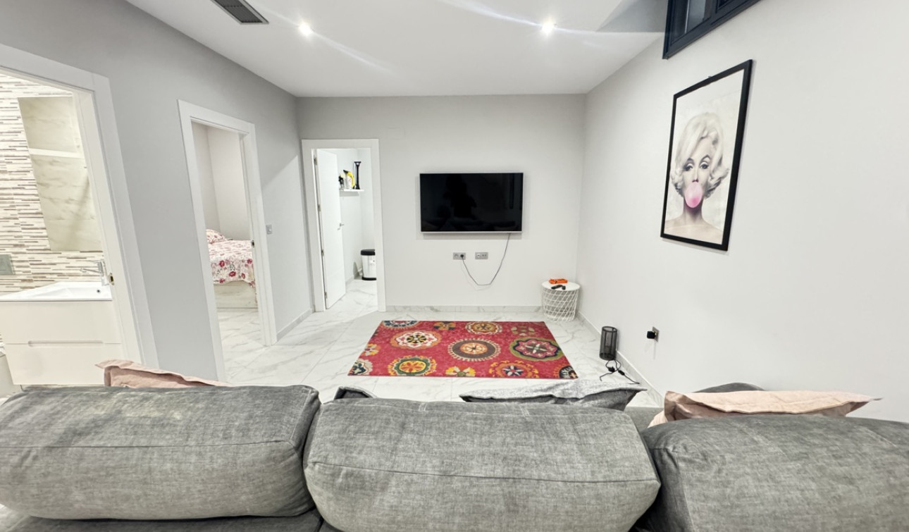 Reventa - Villa independiente - Villamartín