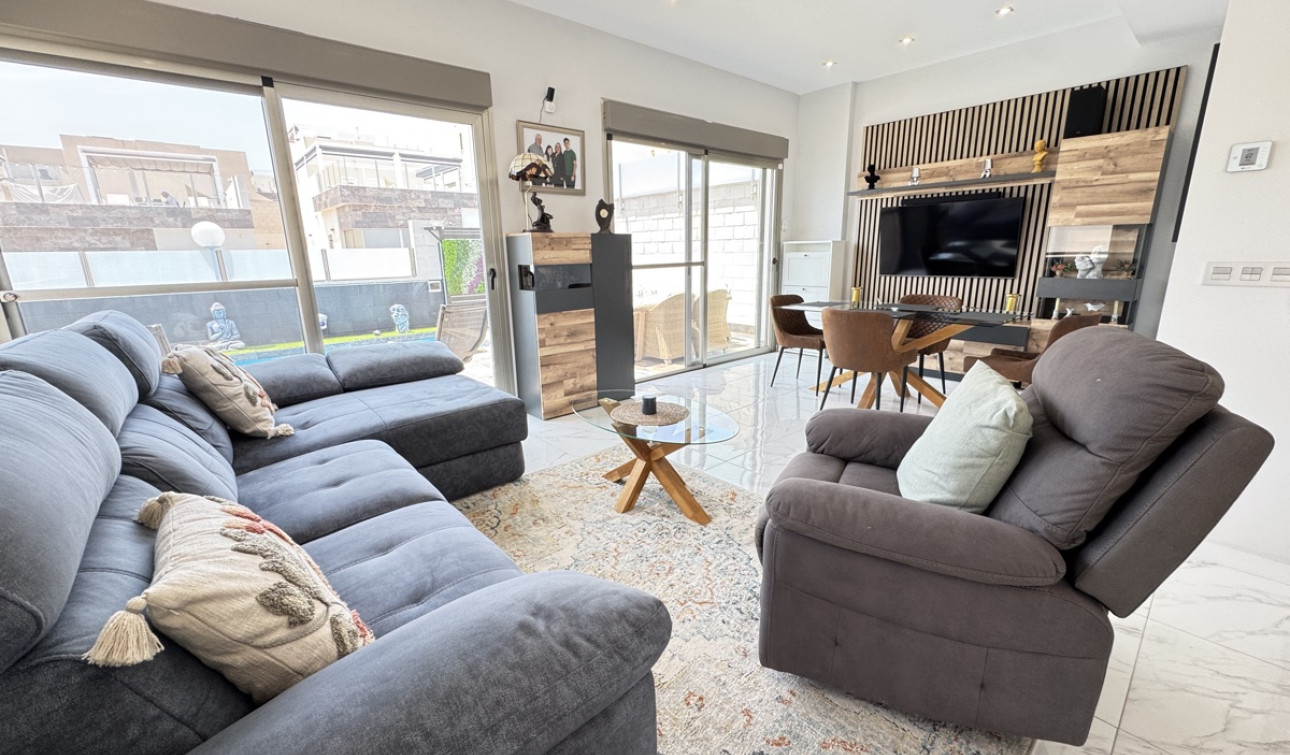 Reventa - Villa independiente - Villamartín