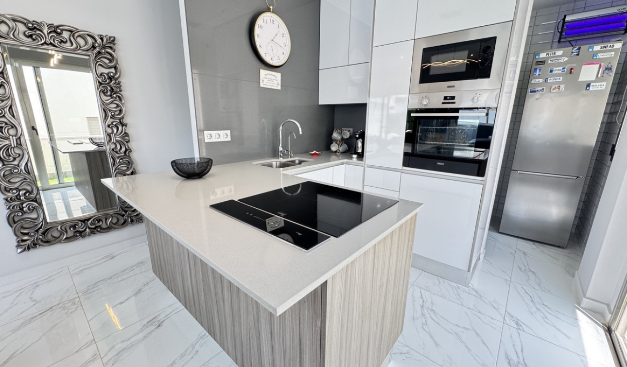 Reventa - Villa independiente - Villamartín