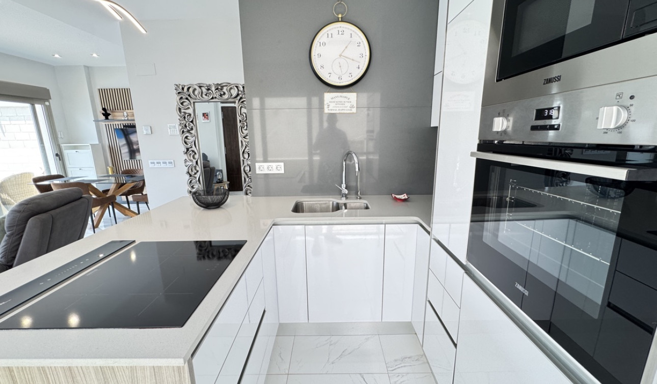 Reventa - Villa independiente - Villamartín