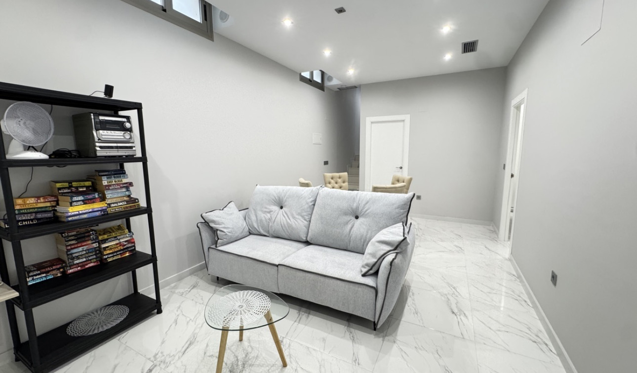 Reventa - Villa independiente - Villamartín