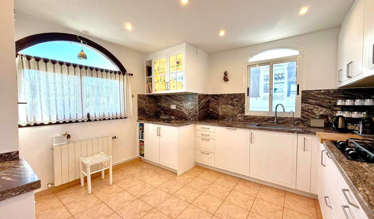 Reventa - Villa independiente - Villamartín