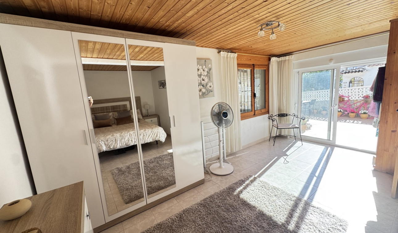 Reventa - Villa independiente - Villamartín