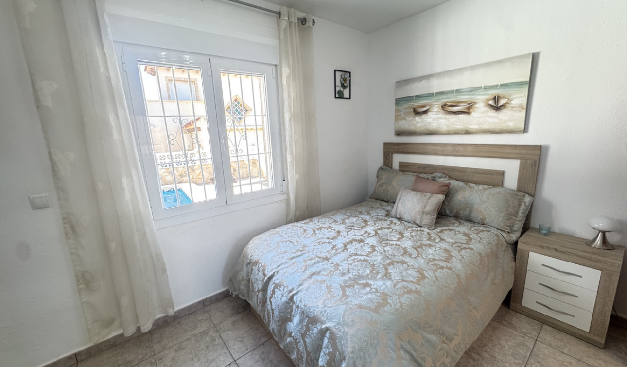 Reventa - Villa independiente - Villamartín