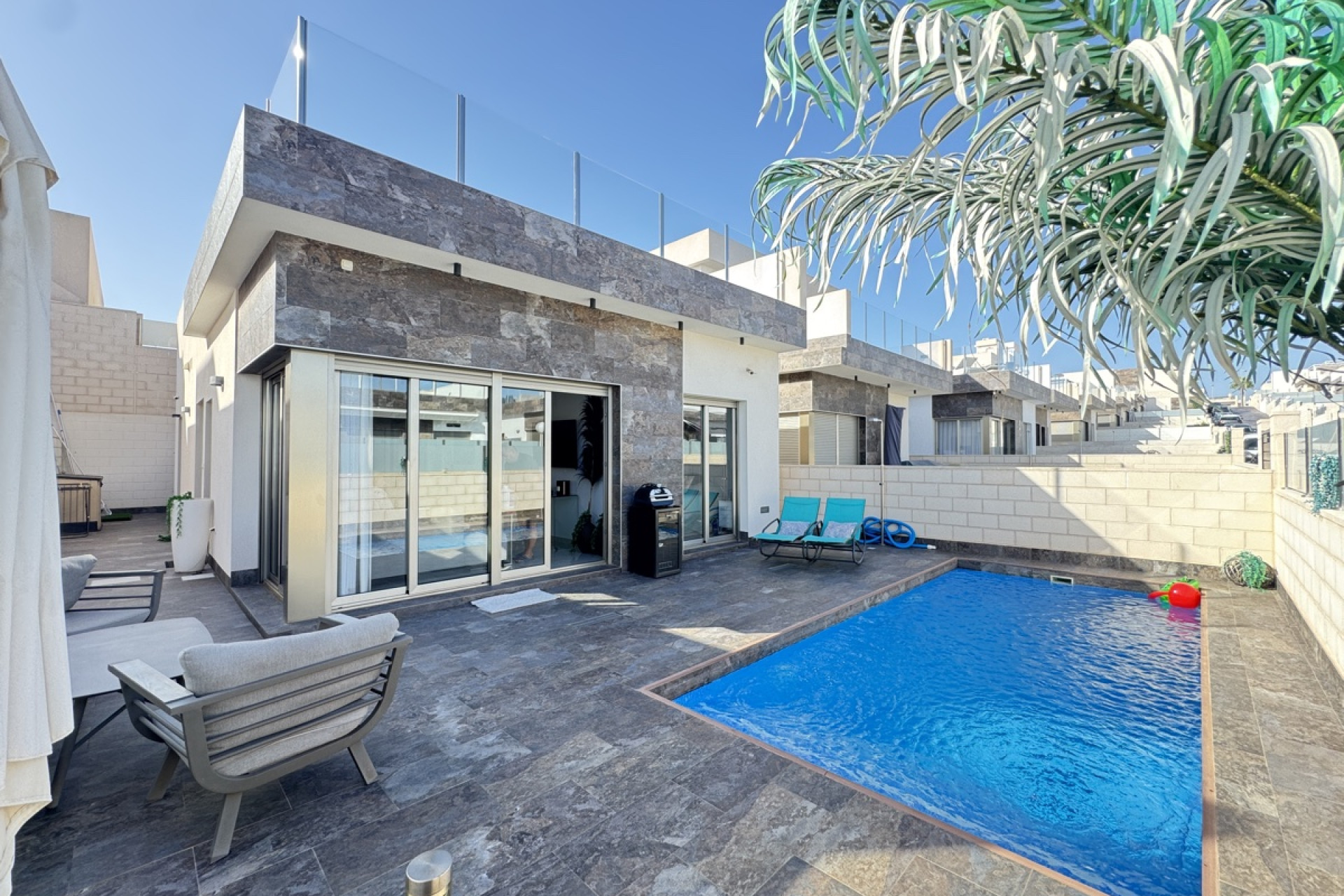 Reventa - Villa independiente - Villamartín