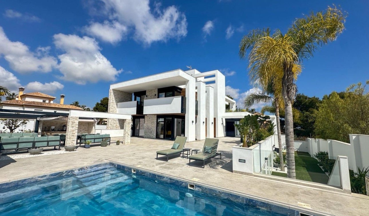 Reventa - Villa independiente - Villamartín