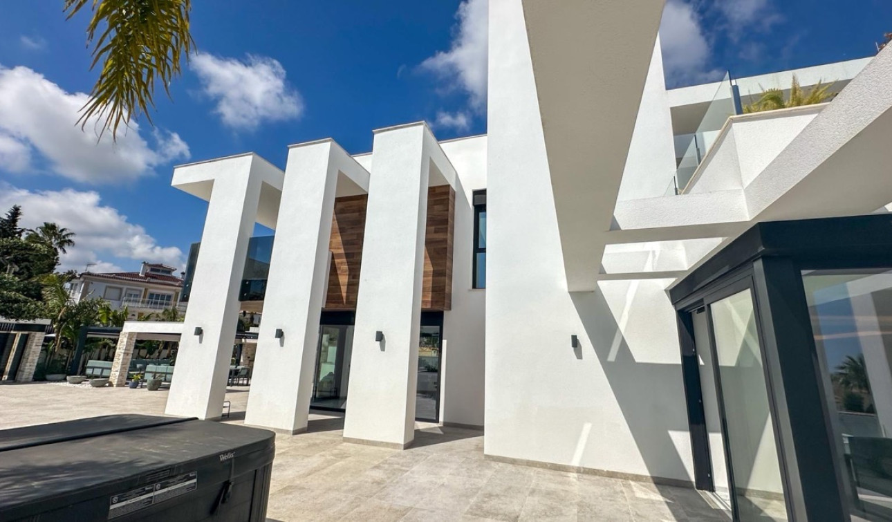 Reventa - Villa independiente - Villamartín