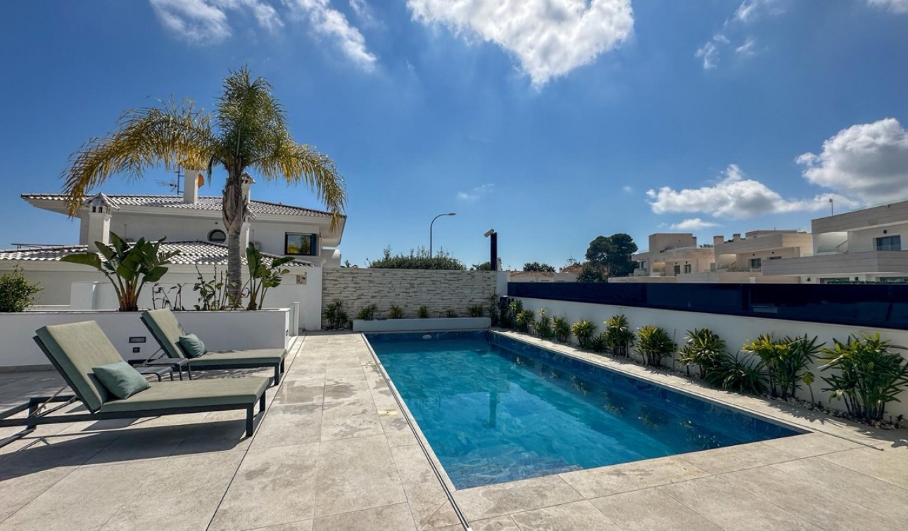 Reventa - Villa independiente - Villamartín