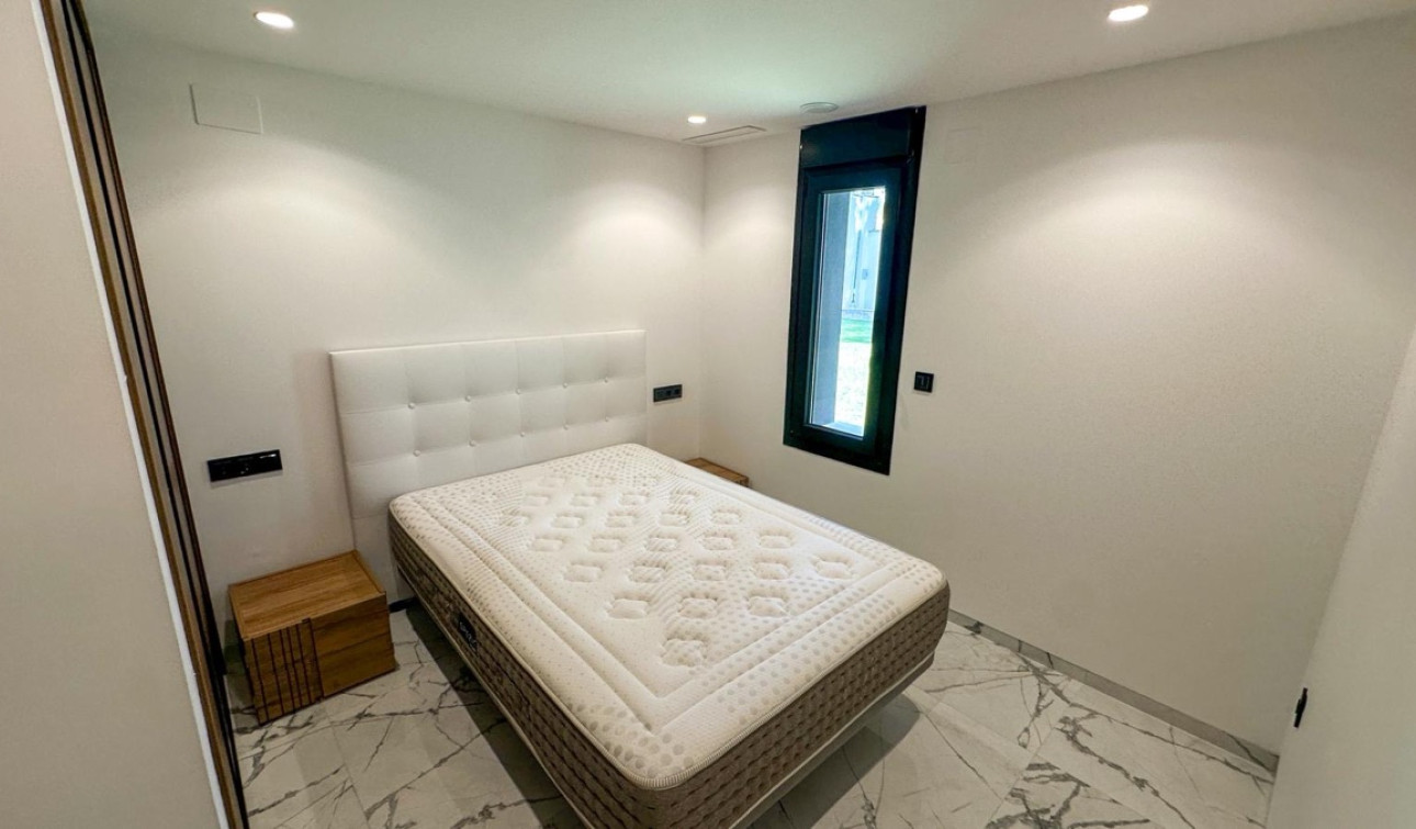 Reventa - Villa independiente - Villamartín