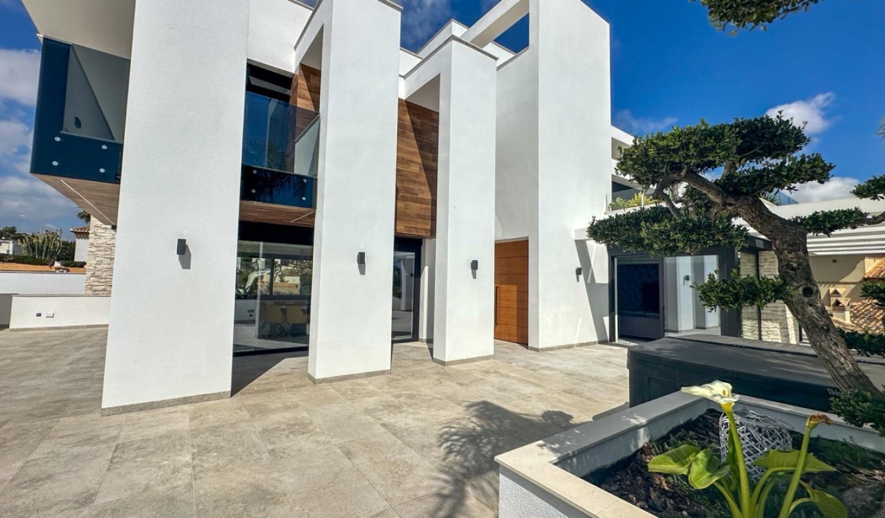 Reventa - Villa independiente - Villamartín