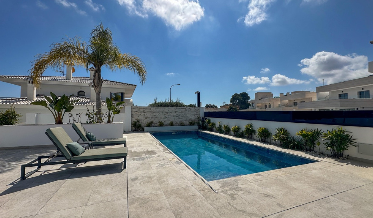 Reventa - Villa independiente - Villamartín