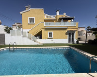 Reventa - Villa independiente - Villamartín
