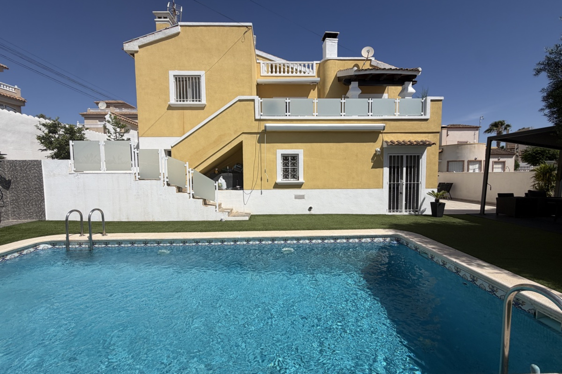 Reventa - Villa independiente - Villamartín