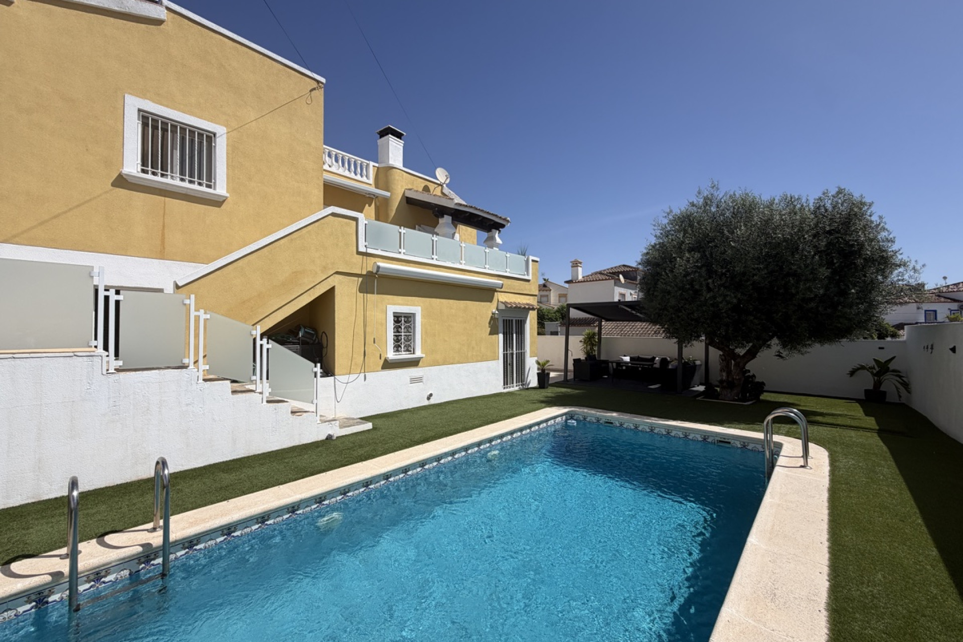 Reventa - Villa independiente - Villamartín