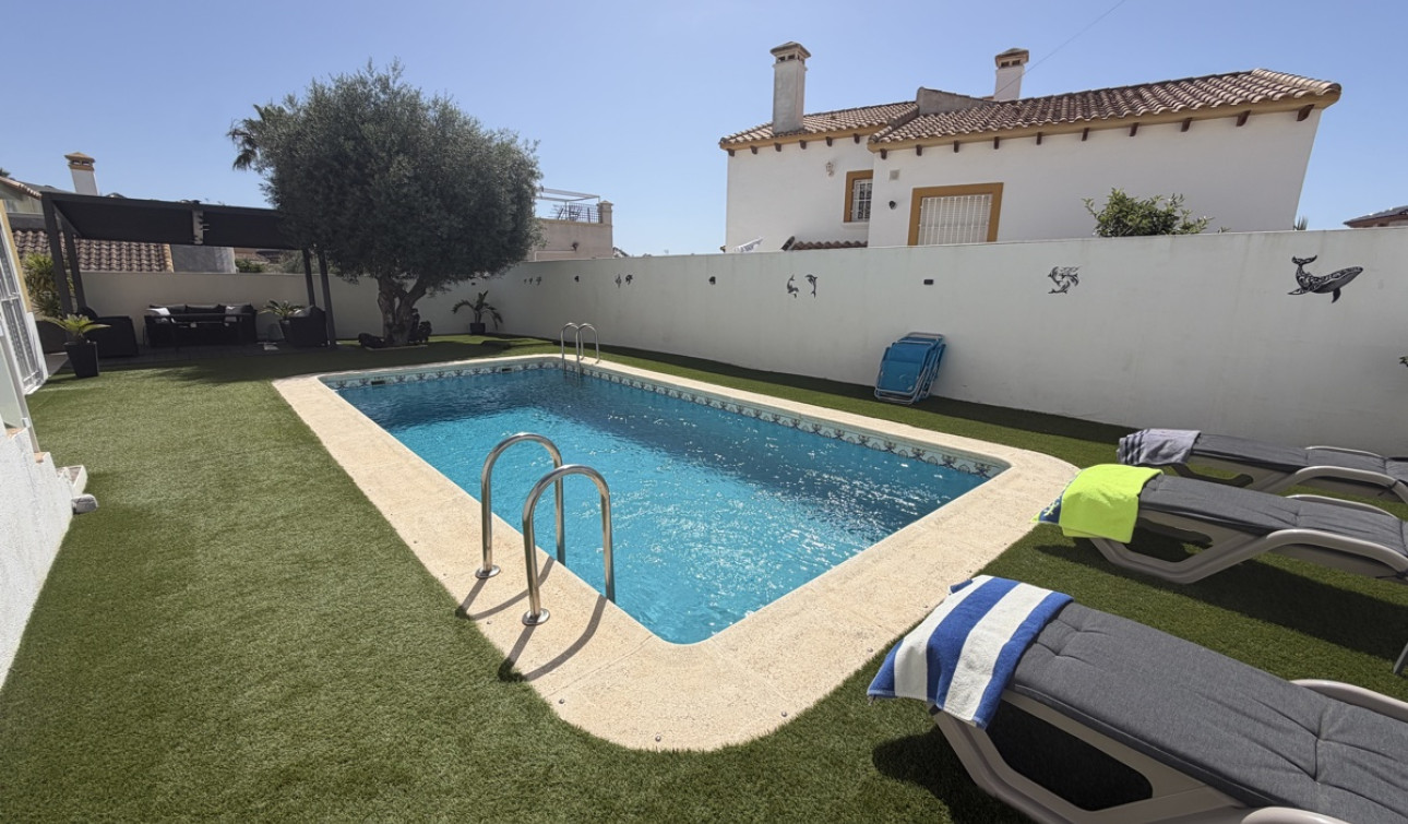 Reventa - Villa independiente - Villamartín