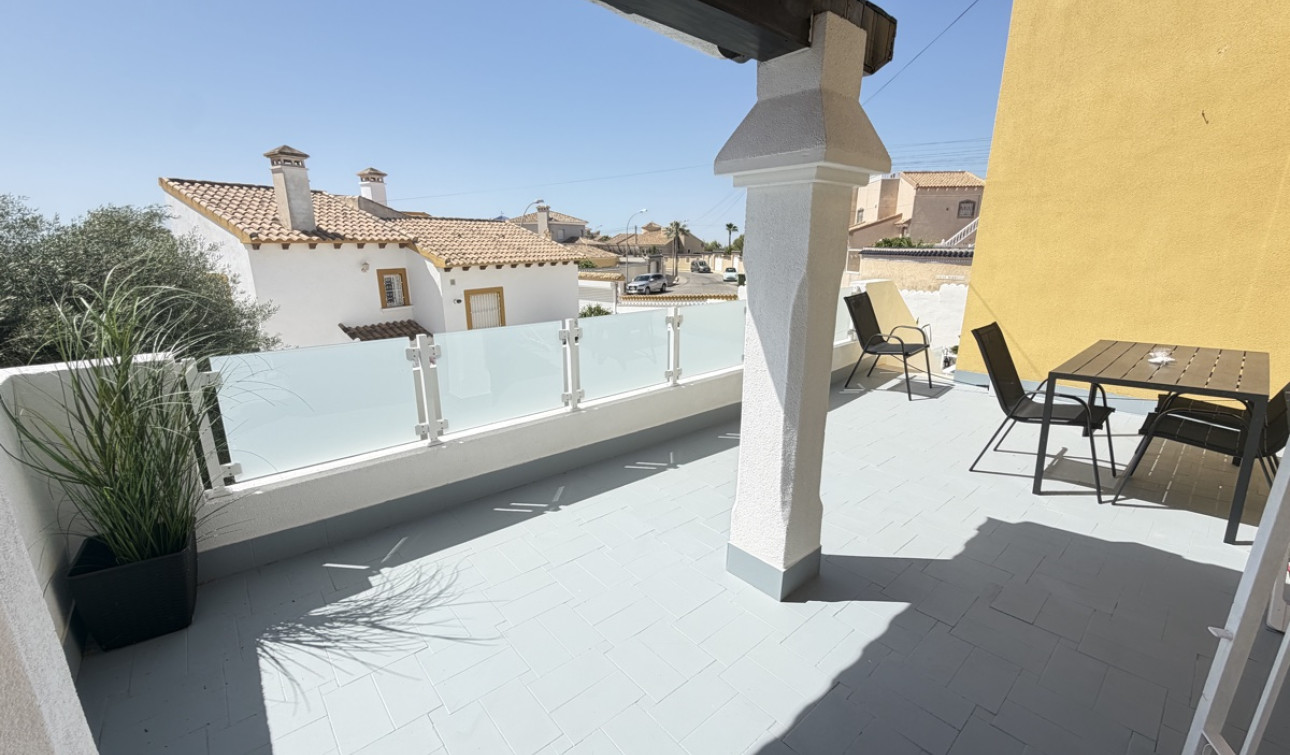 Reventa - Villa independiente - Villamartín