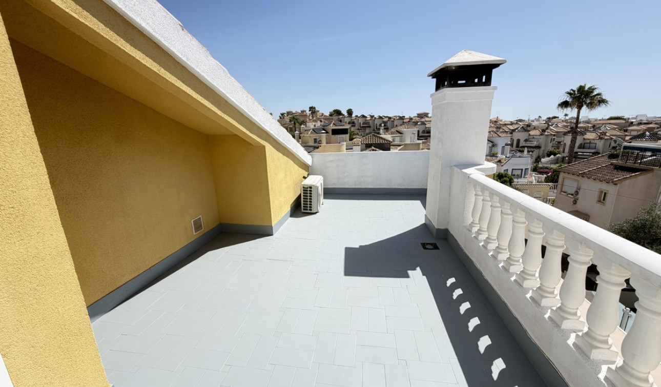 Reventa - Villa independiente - Villamartín