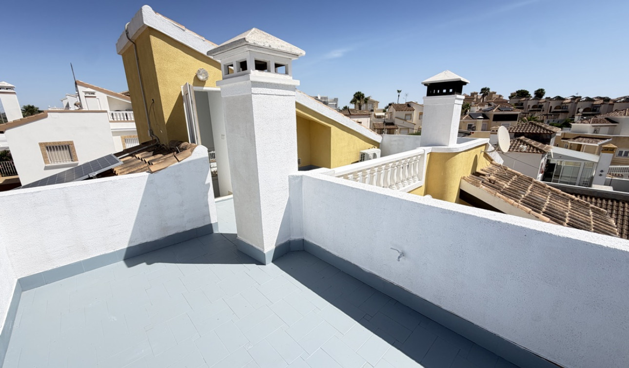 Reventa - Villa independiente - Villamartín