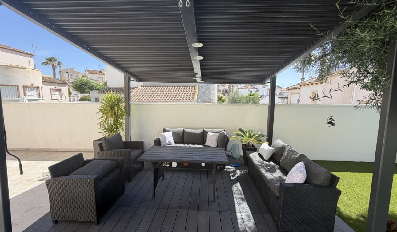 Reventa - Villa independiente - Villamartín