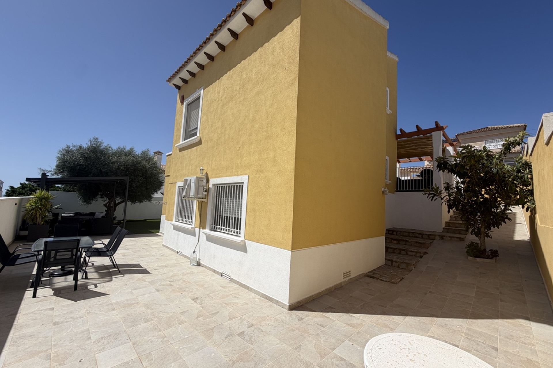 Reventa - Villa independiente - Villamartín