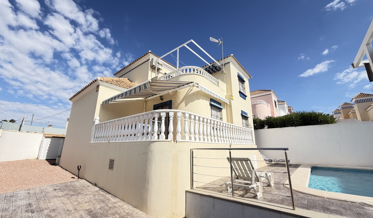 Reventa - Villa independiente - Villamartín