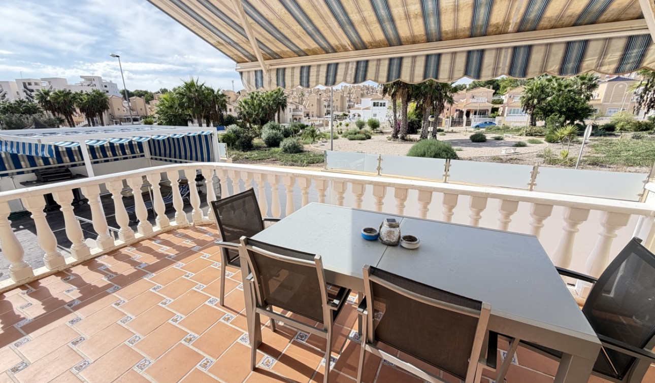 Reventa - Villa independiente - Villamartín