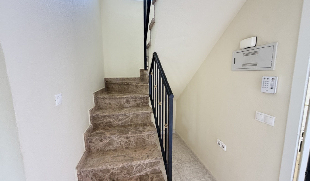 Reventa - Villa independiente - Villamartín
